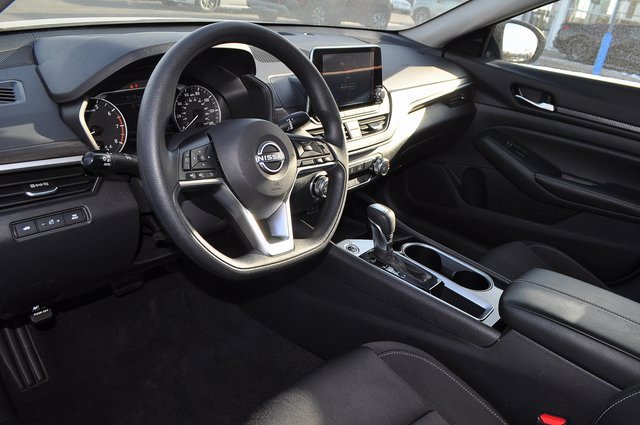 Used 2024 Nissan Altima 2.5 SV image 9