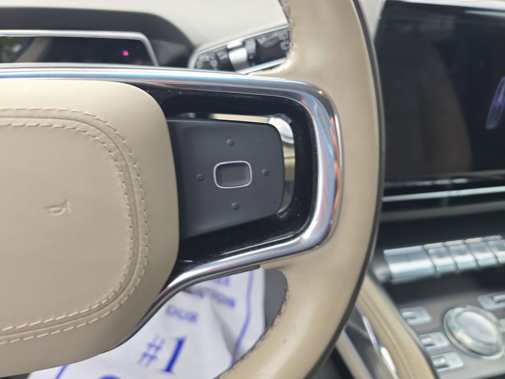 Used 2024 Lincoln Nautilus Premier image 22
