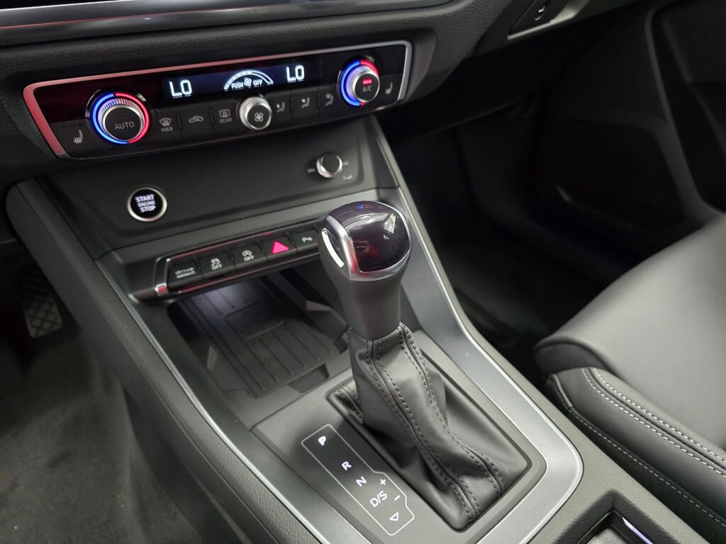 New 2025 Audi Q3 2.0T Premium image 16