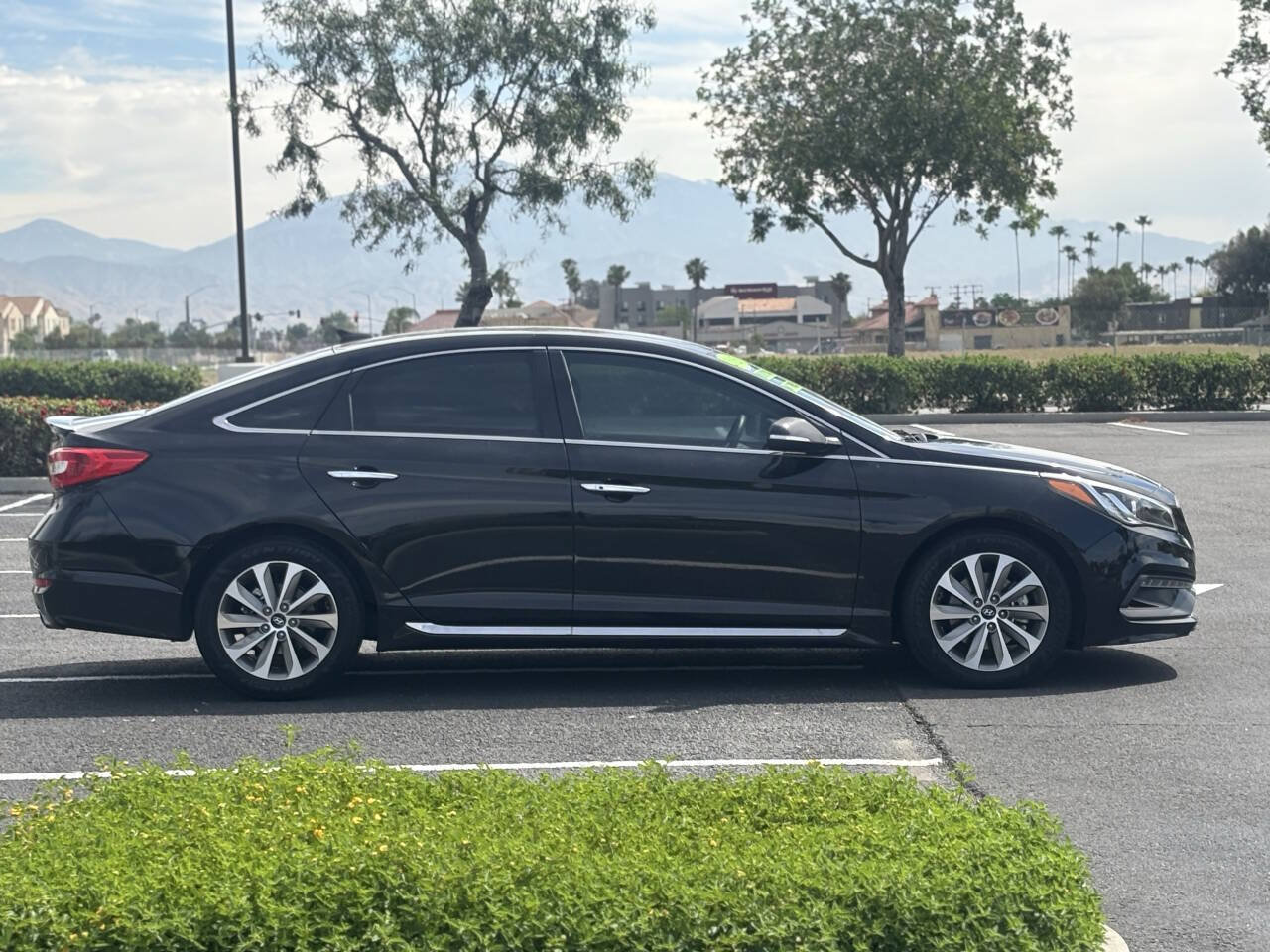 Used 2015 Hyundai Sonata Sport w/ Option Group 03 FWD image 11