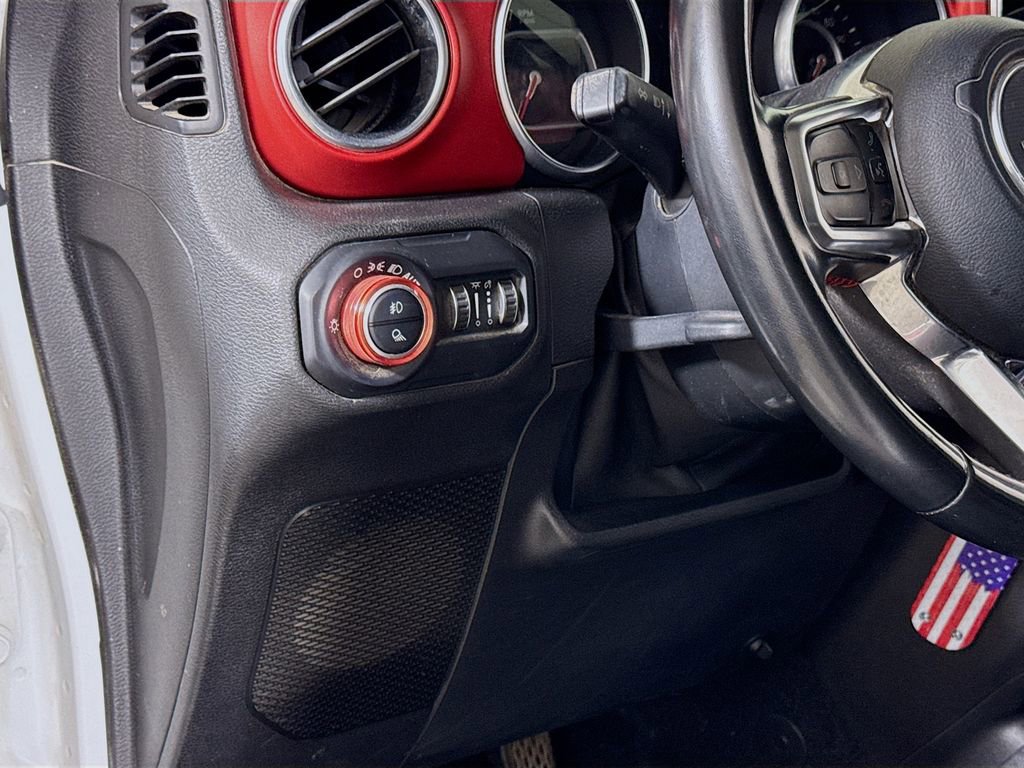 Used 2020 Jeep Gladiator Rubicon w/ Trailer Tow Package AWD/4WD image 8