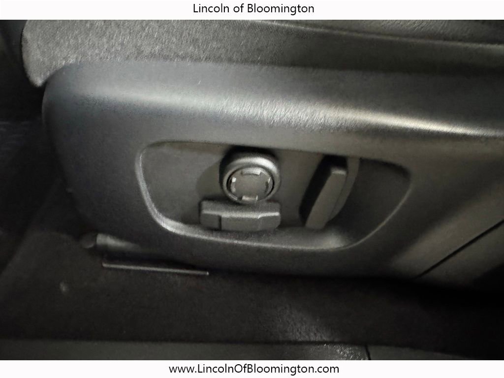 Used 2023 Land Rover Range Rover Evoque R-Dynamic S AWD/4WD image 34