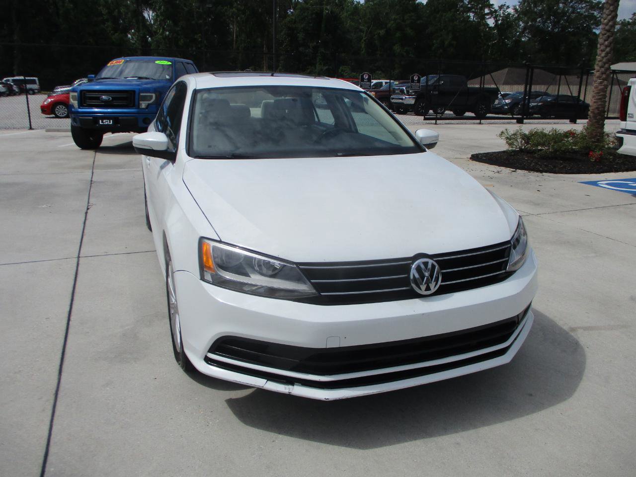 Used 2015 Volkswagen Jetta SE FWD image 19