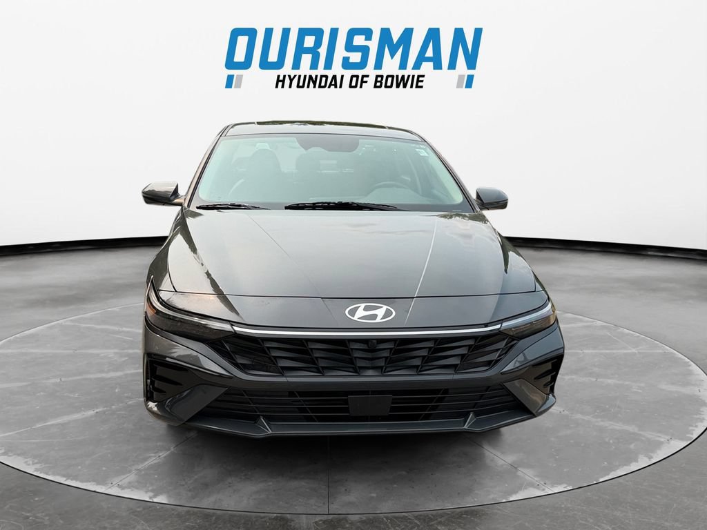 Used 2024 Hyundai Elantra Limited FWD image 8