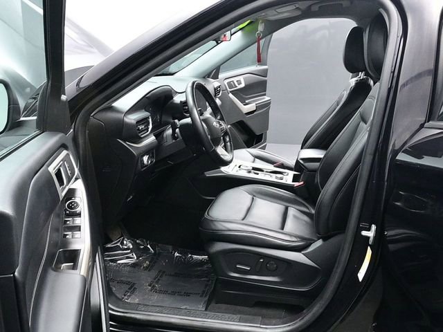 Used 2022 Ford Explorer XLT w/ Equipment Group 202A image 12