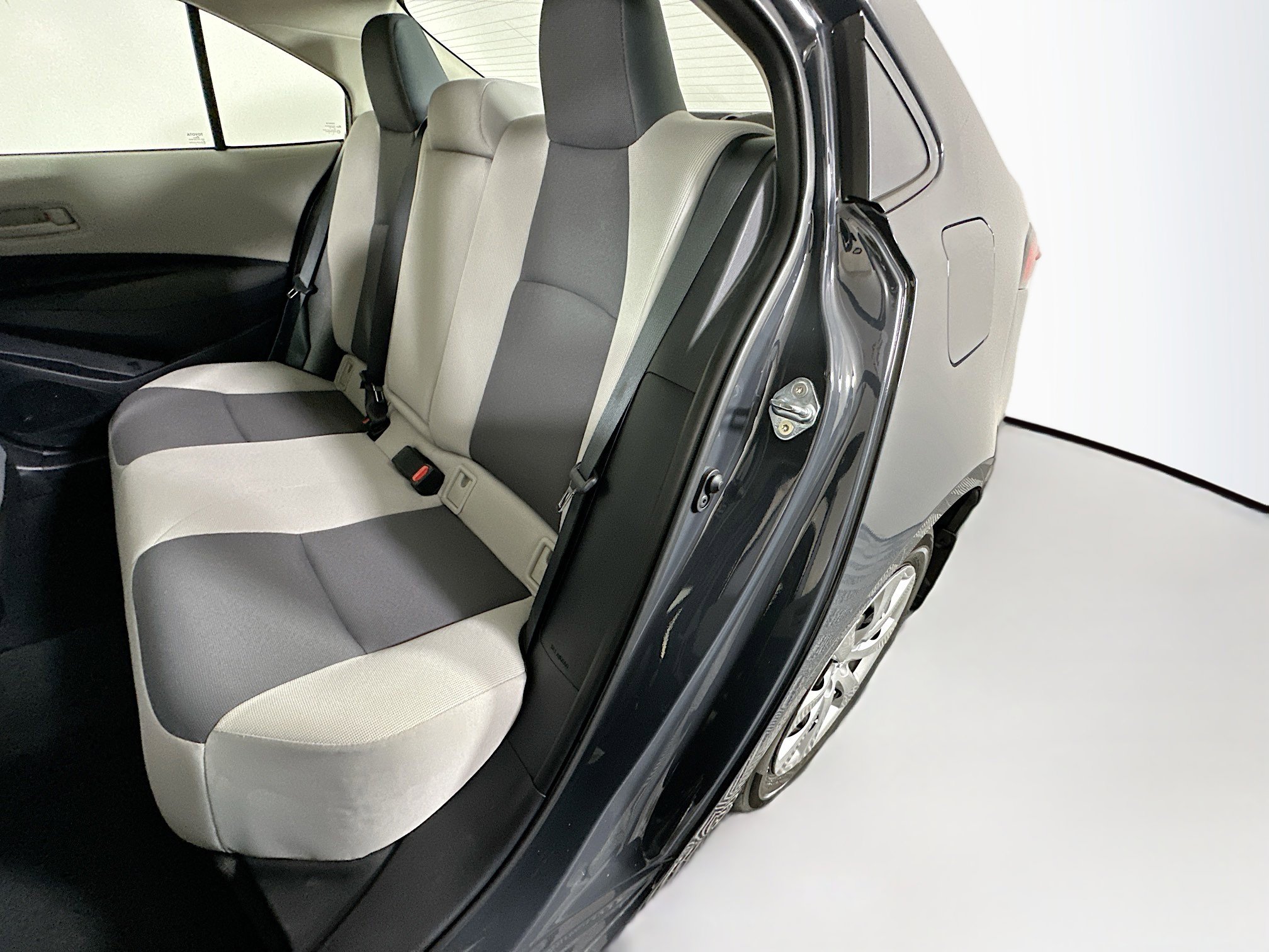 Used 2025 Toyota Corolla LE FWD image 25