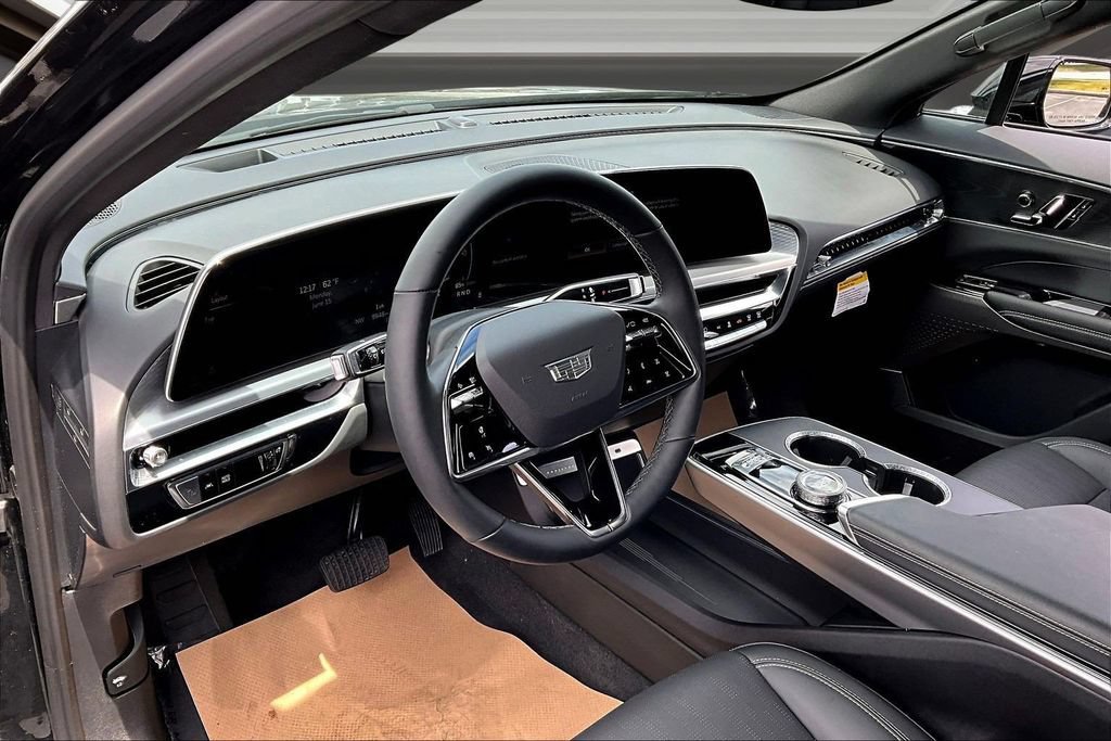 Certified 2024 Cadillac Lyriq Luxury AWD/4WD image 17