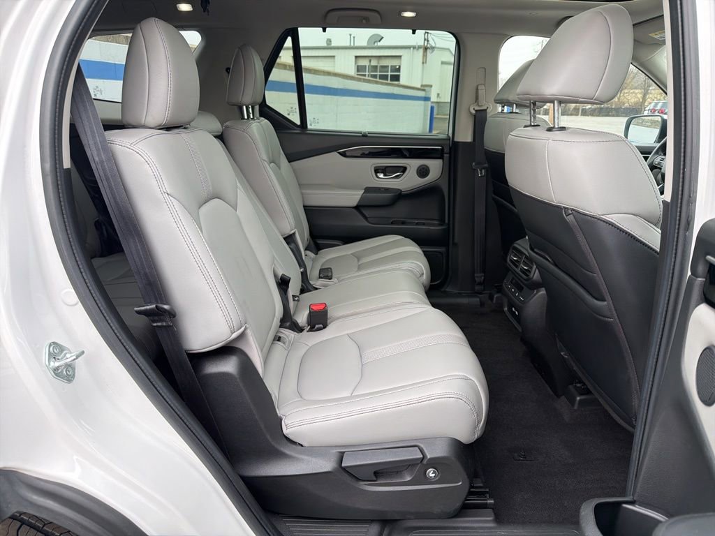 Certified 2023 Honda Pilot Touring image 25