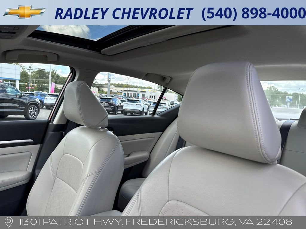 Used 2024 Nissan Altima 2.5 SL image 2