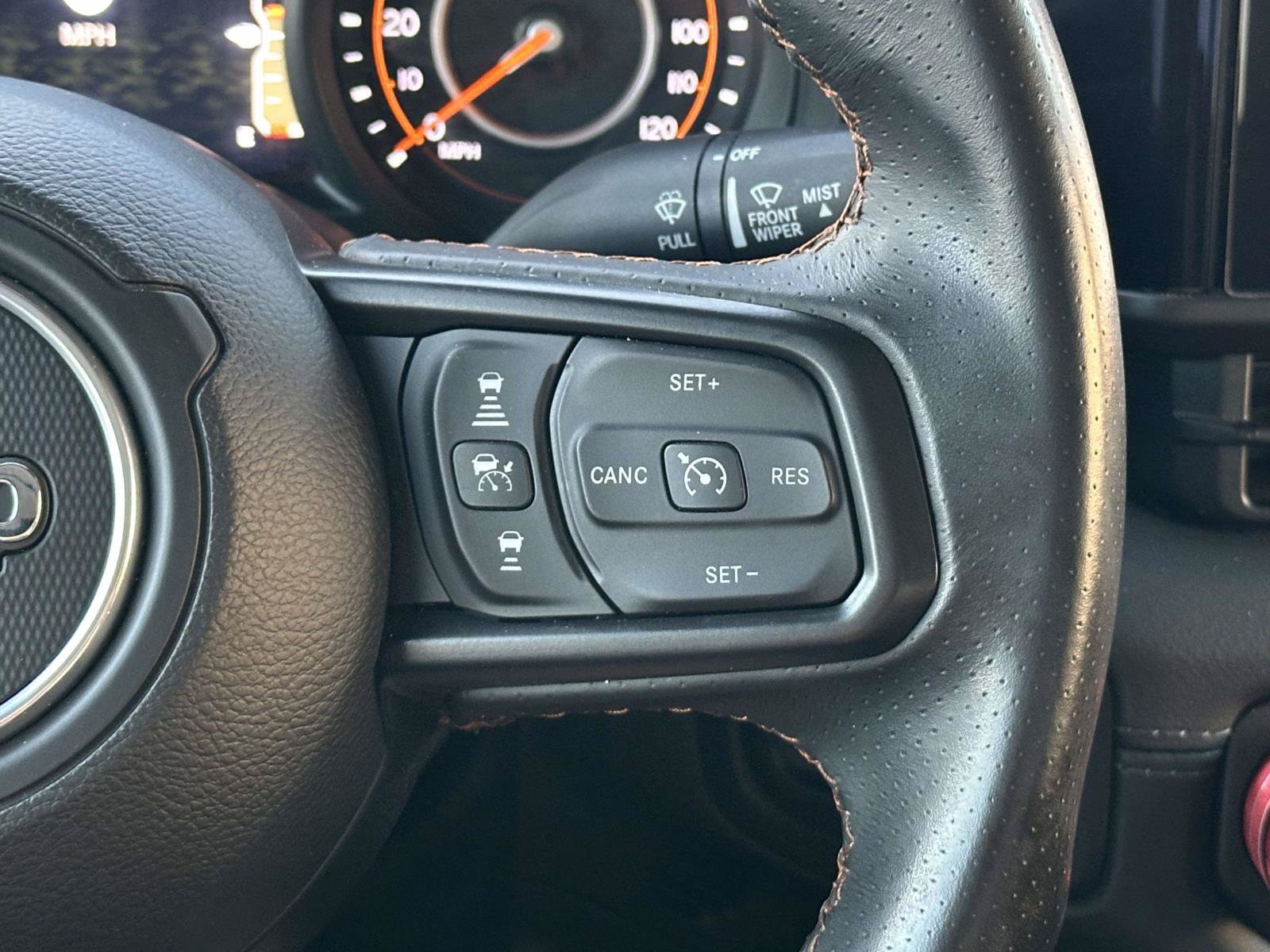 Used 2024 Jeep Gladiator Mojave AWD/4WD image 23