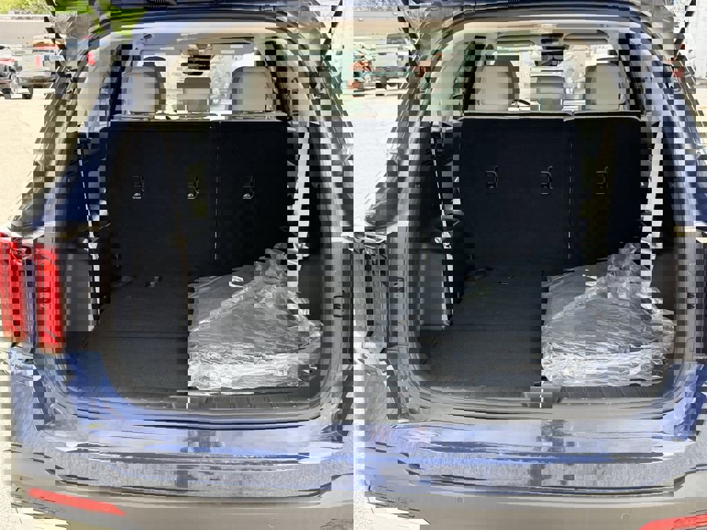 Certified 2025 Kia Sorento S image 11