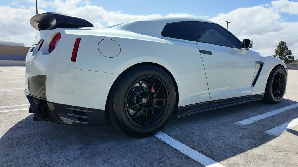 Used 2013 Nissan GT-R Black Edition AWD/4WD image 2