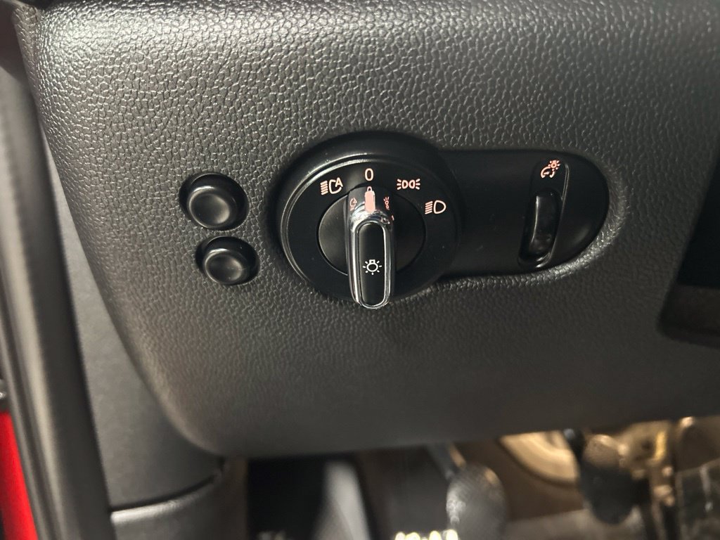 Used 2017 MINI Cooper 2-Door Hardtop FWD image 29