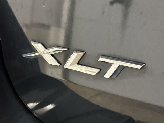 Used 2024 Ford Explorer XLT w/ Equipment Group 202A AWD/4WD image 18