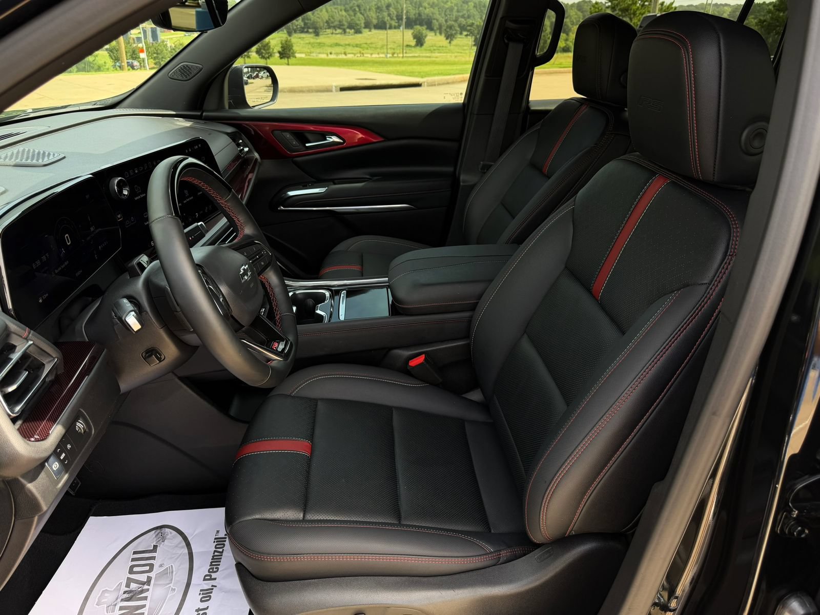 Used 2026 Chevrolet Traverse RS w/ LPO, Floor Liner Package FWD image 10