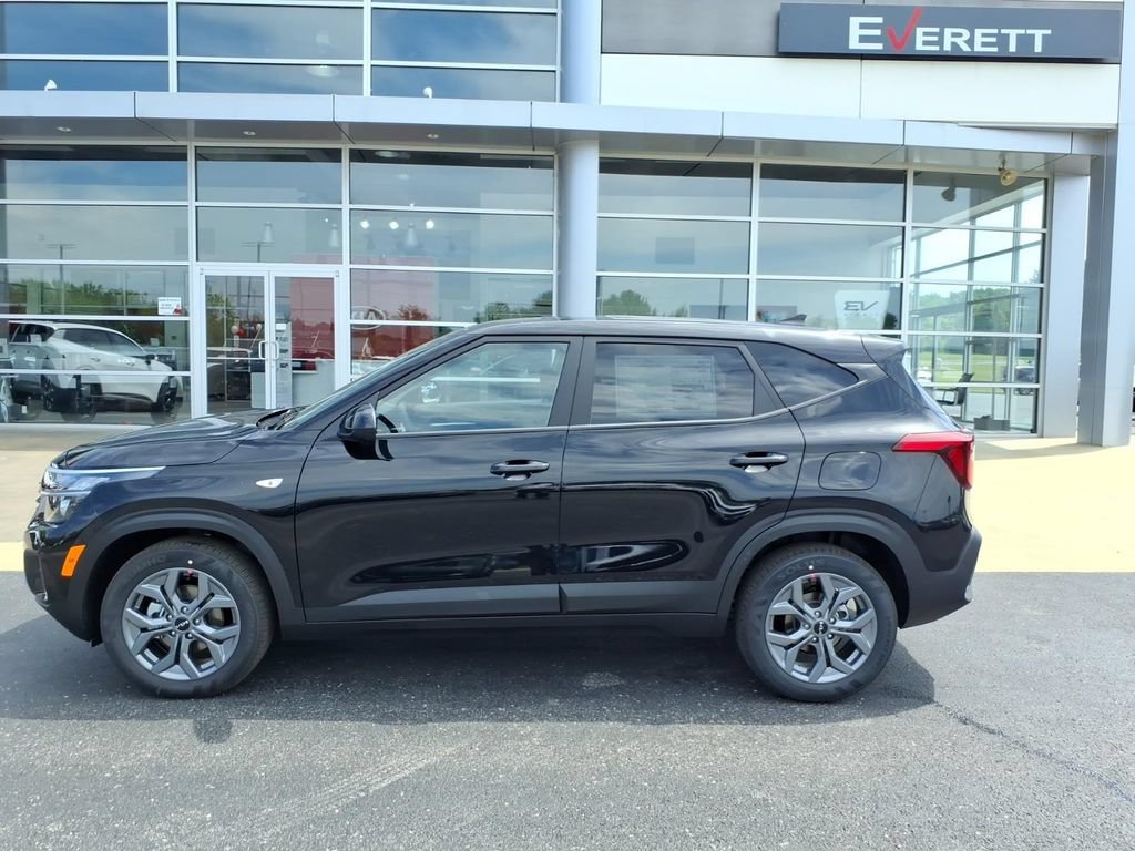 New 2026 Kia Seltos LX FWD image 4