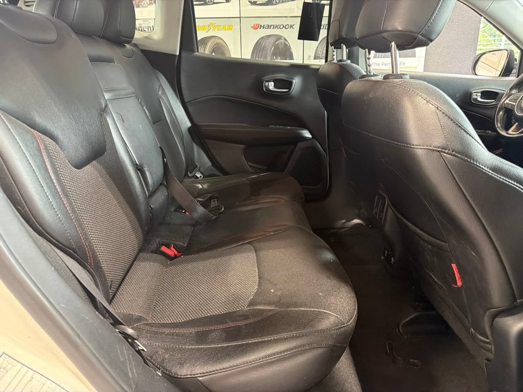 Used 2018 Jeep Compass Trailhawk AWD/4WD image 12
