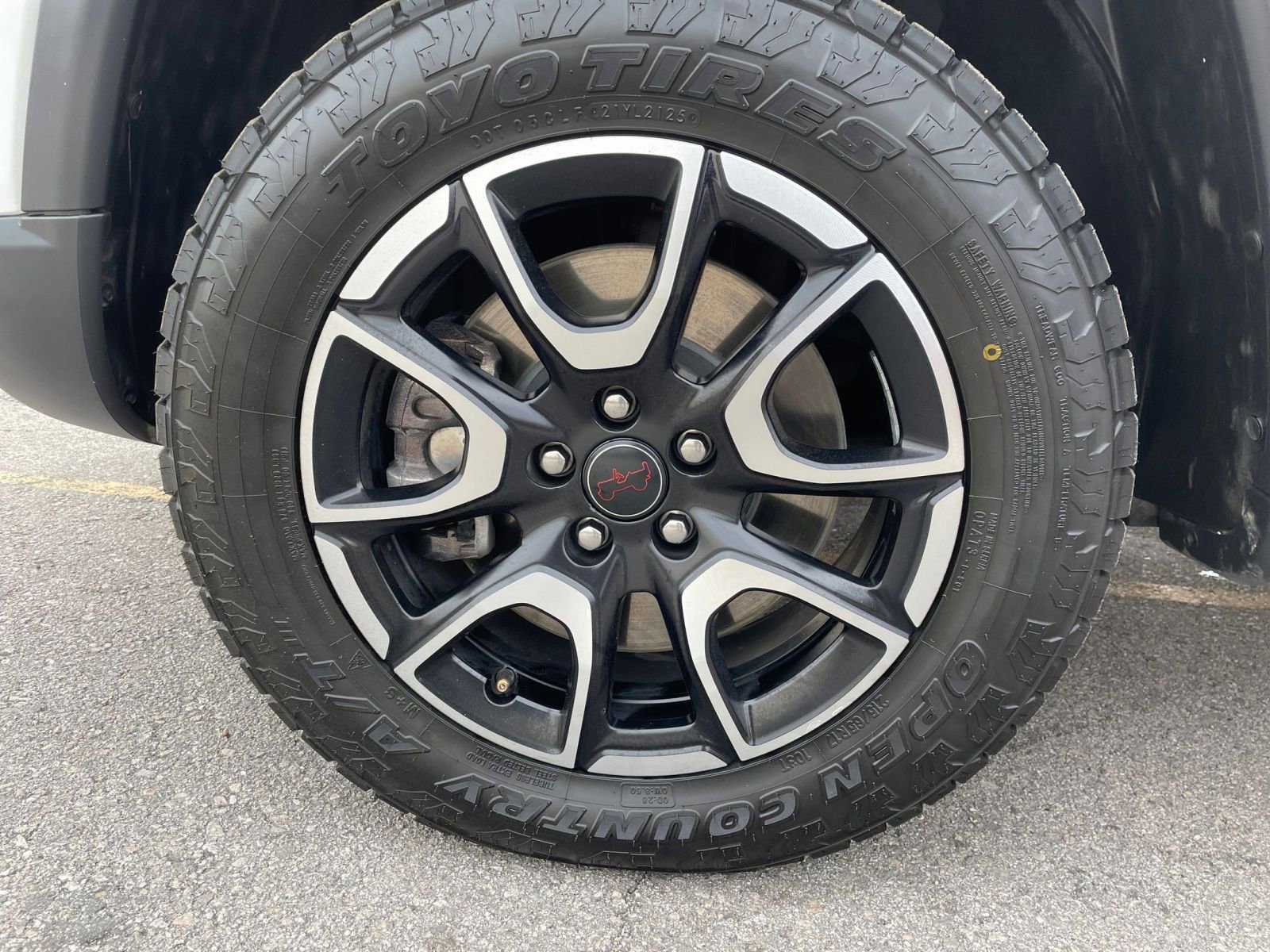 Used 2025 Jeep Compass Trailhawk AWD/4WD image 29
