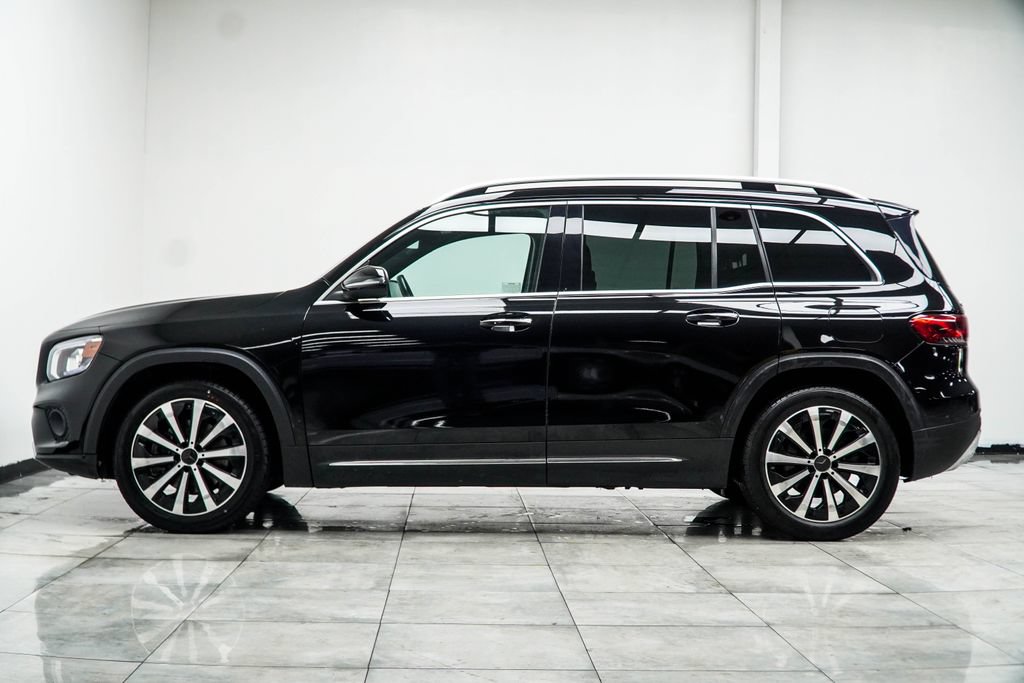 Used 2022 Mercedes-Benz GLB 250 4MATIC w/ Premium Package Lite image 11