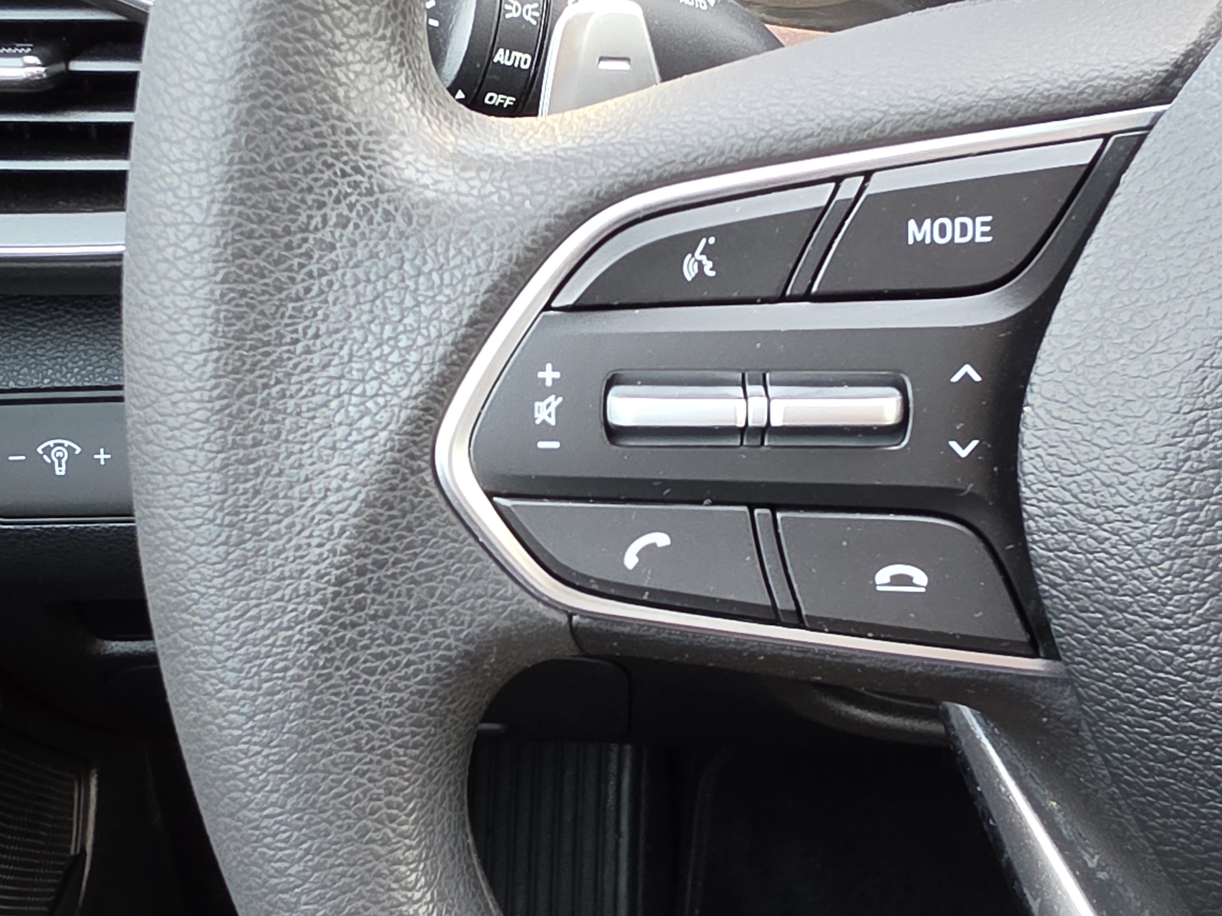 Used 2023 Hyundai Santa Fe SE FWD image 17