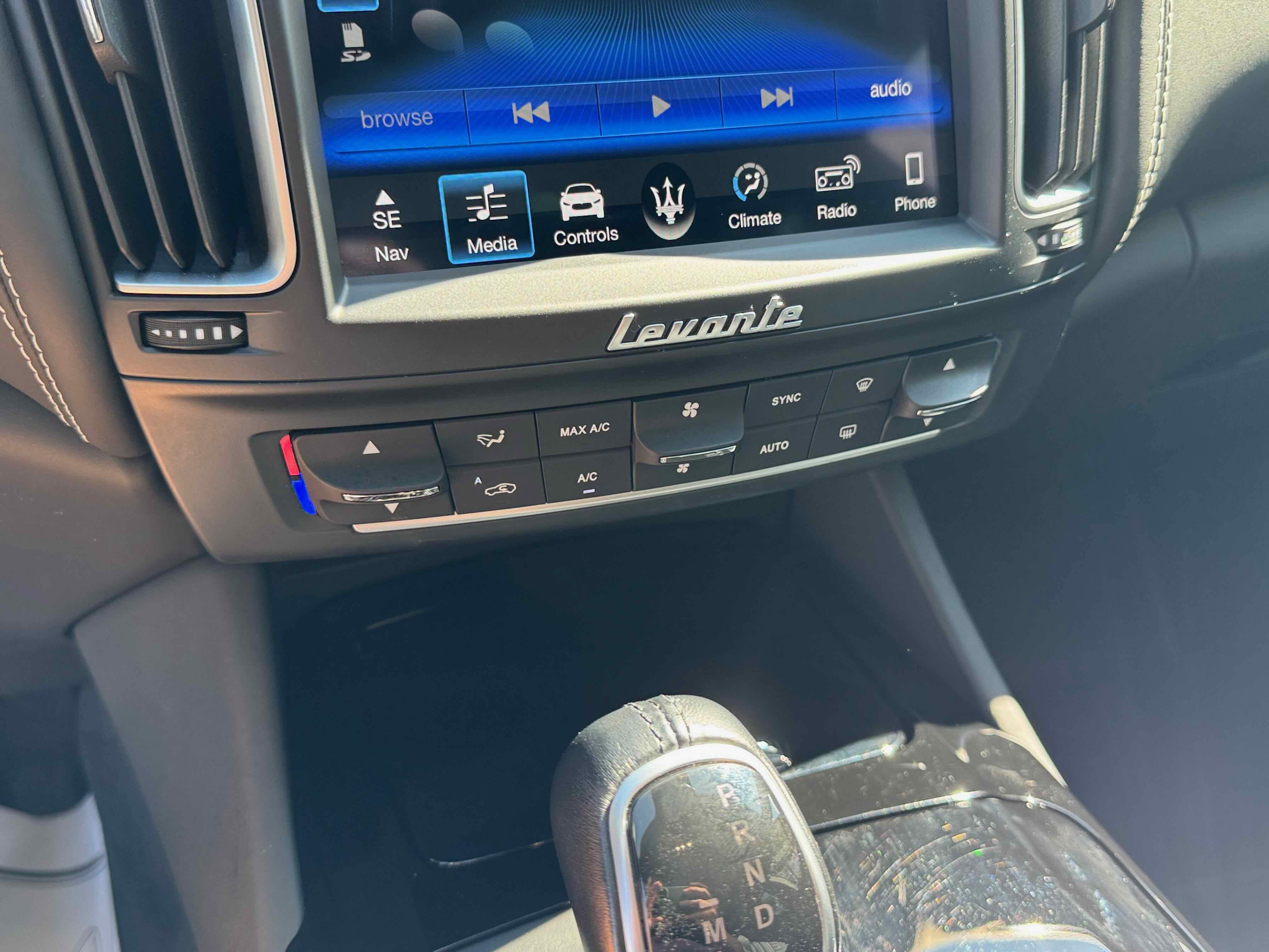Used 2018 Maserati Levante GranLusso image 23
