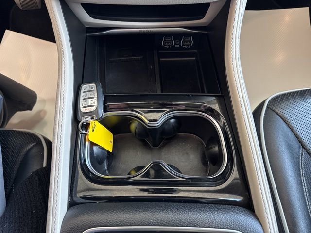 Used 2022 Chrysler Pacifica Limited image 24