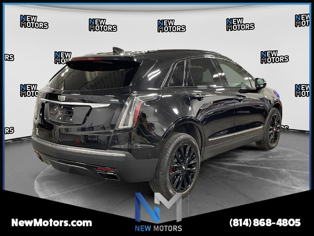 Used 2022 Cadillac XT5 Sportv w/ LPO, ONYX Package AWD/4WD image 5