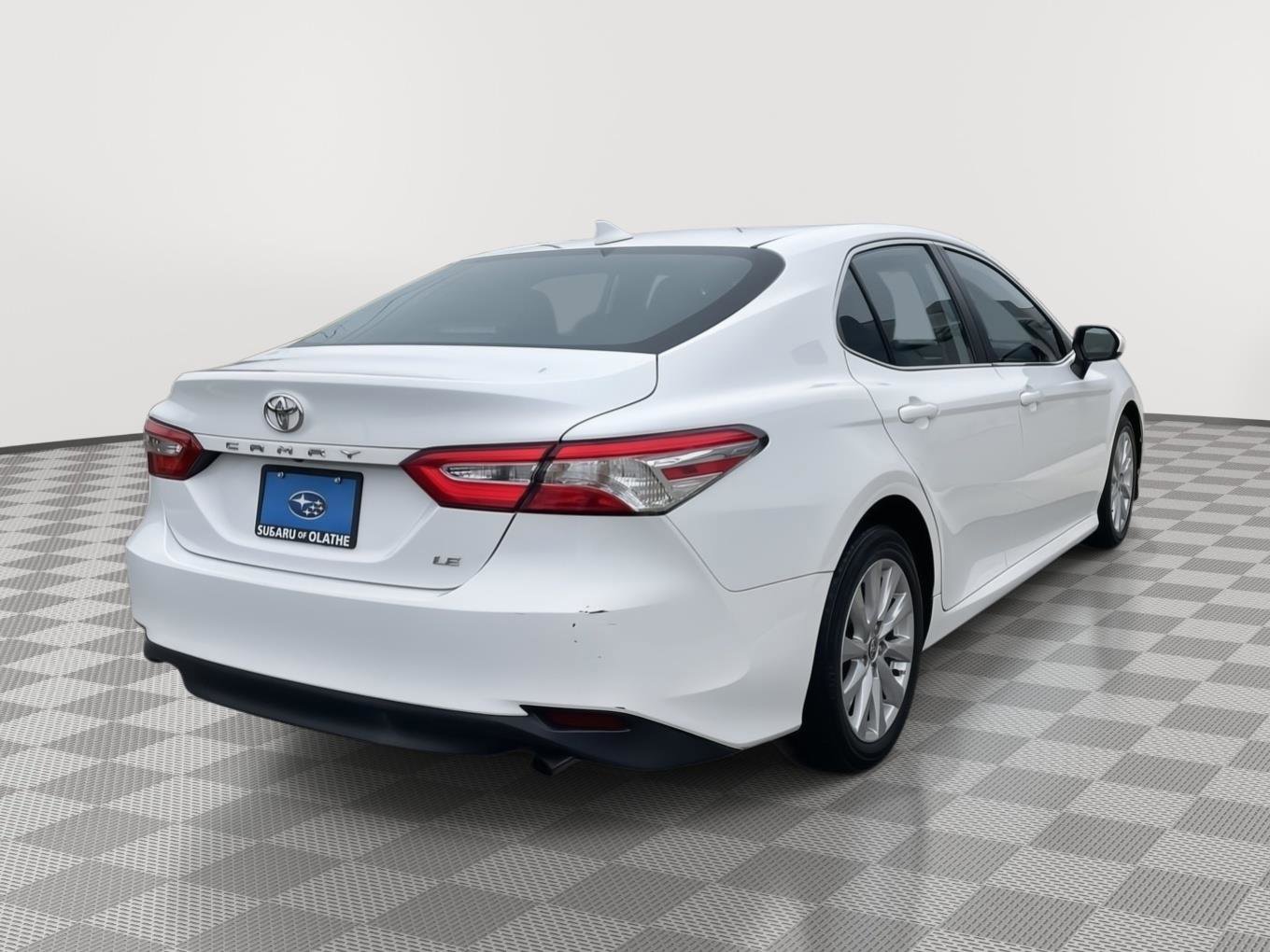 Used 2020 Toyota Camry LE image 7