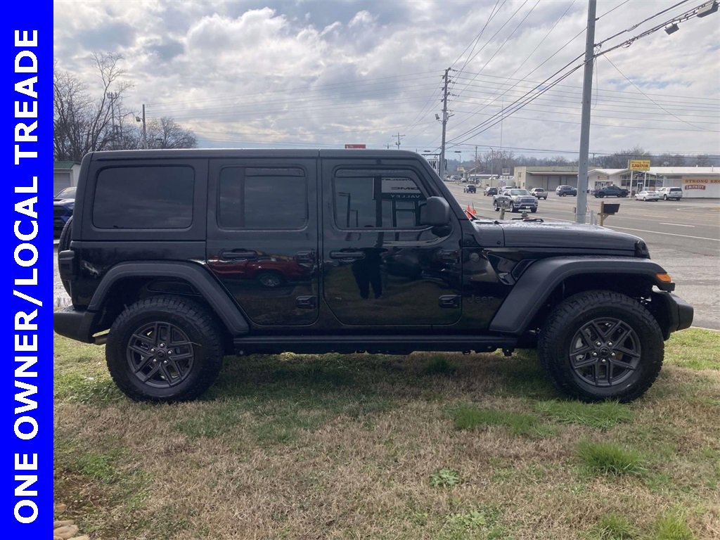Used 2024 Jeep Wrangler Sport S image 2