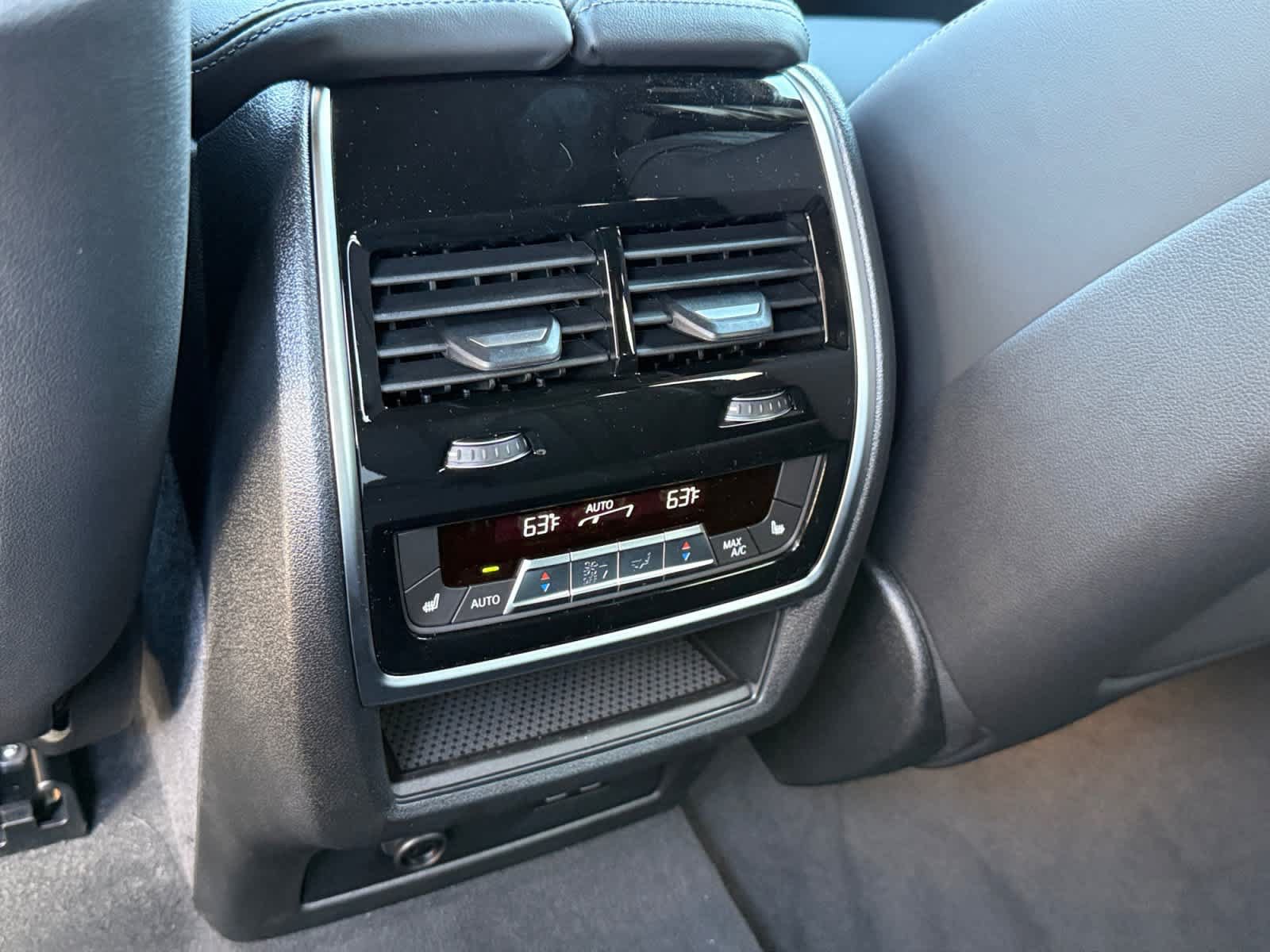 New 2027 BMW X7 M60i AWD/4WD image 19