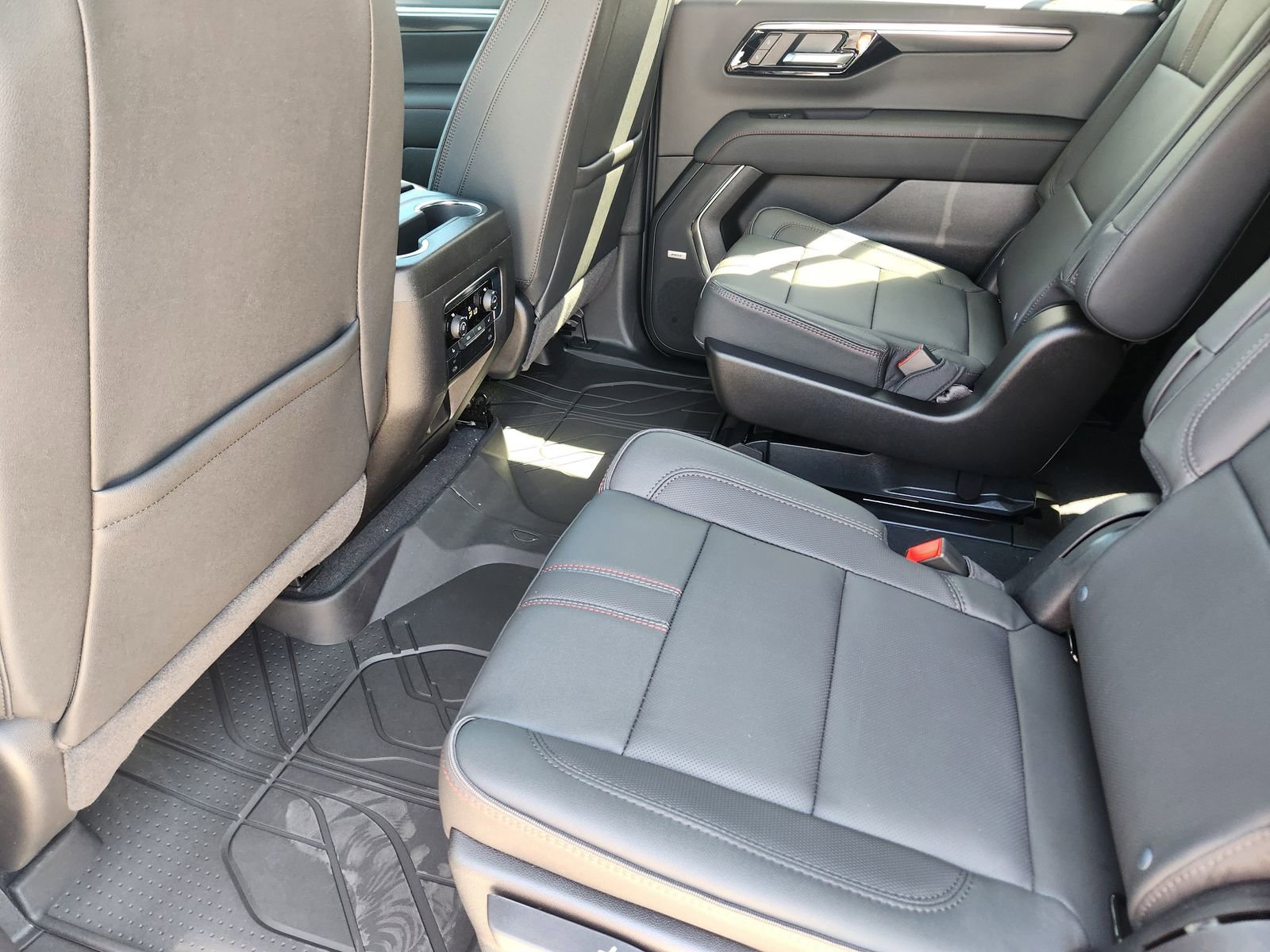 New 2026 Chevrolet Suburban RST w/ Comfort Package image 25