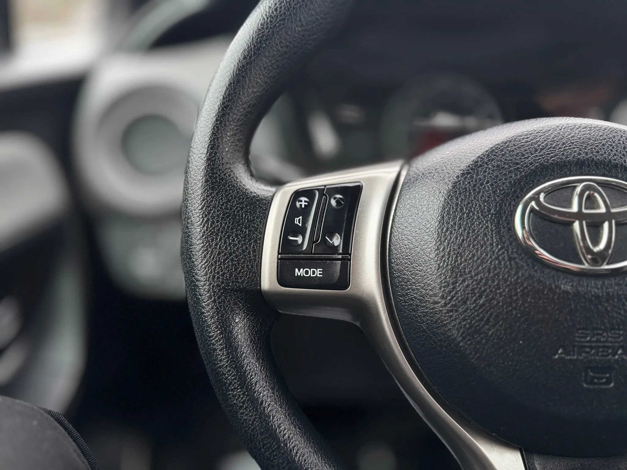 Used 2015 Toyota Yaris L image 17