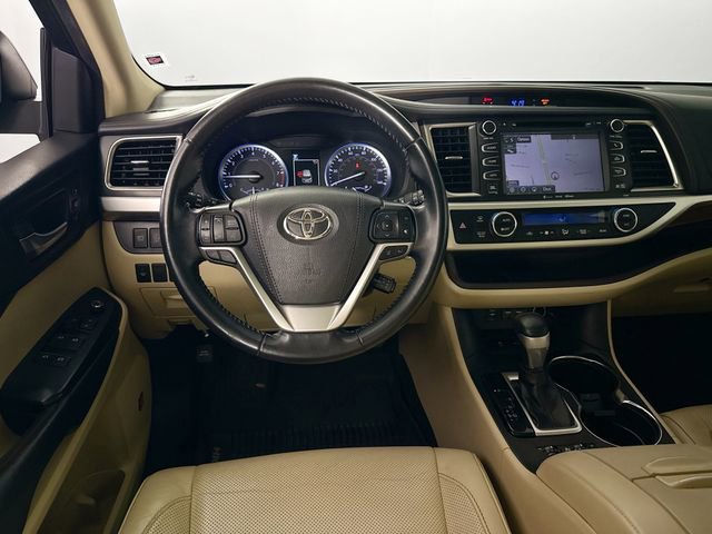 Used 2019 Toyota Highlander Limited image 32
