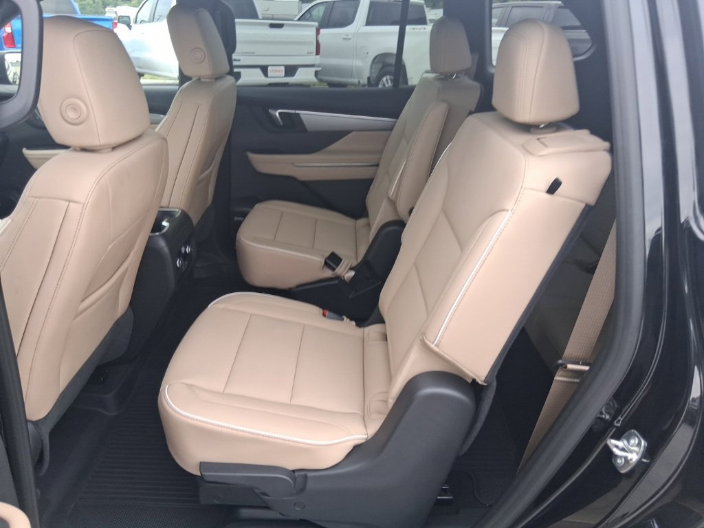 Used 2026 Buick Enclave Preferred w/ LPO, Floor Liner Package AWD/4WD image 23