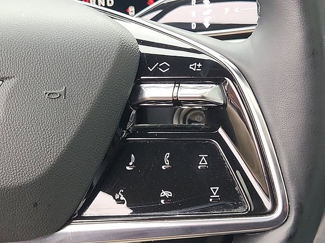 Certified 2024 Cadillac Lyriq Luxury image 22