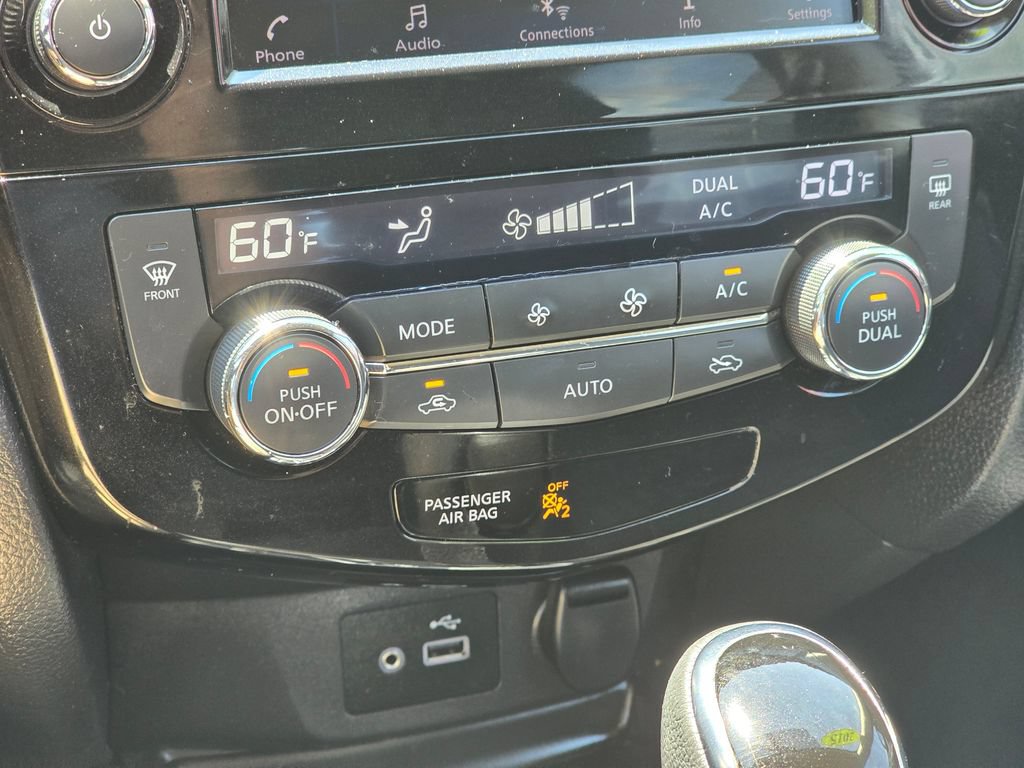 Used 2018 Nissan Rogue SV AWD/4WD image 28