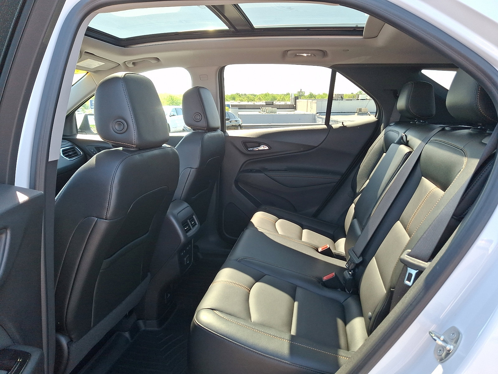 Certified 2024 Chevrolet Equinox Premier AWD/4WD image 10