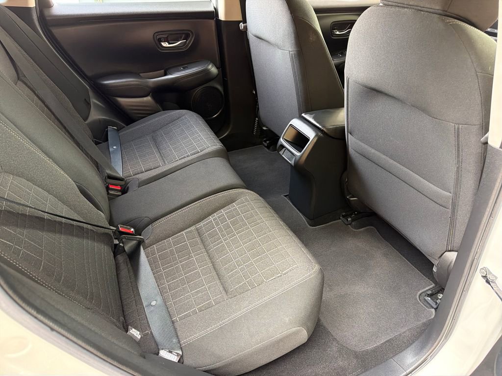 Used 2023 Honda HR-V LX image 28