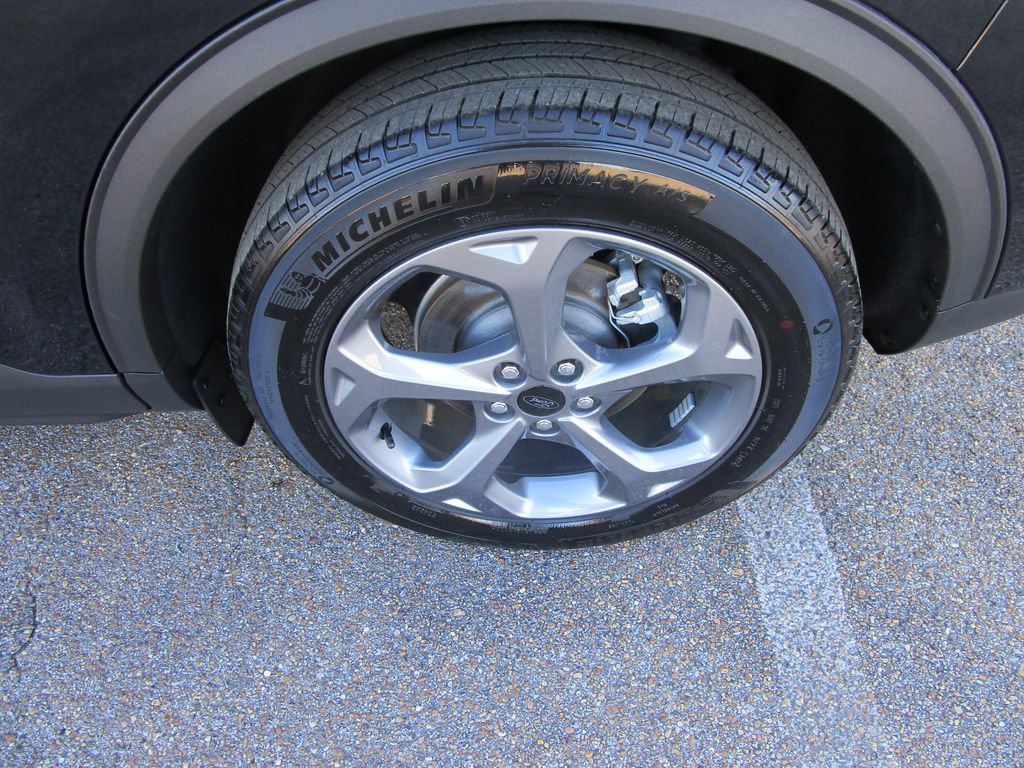 Used 2025 Ford Escape ST-Line image 9