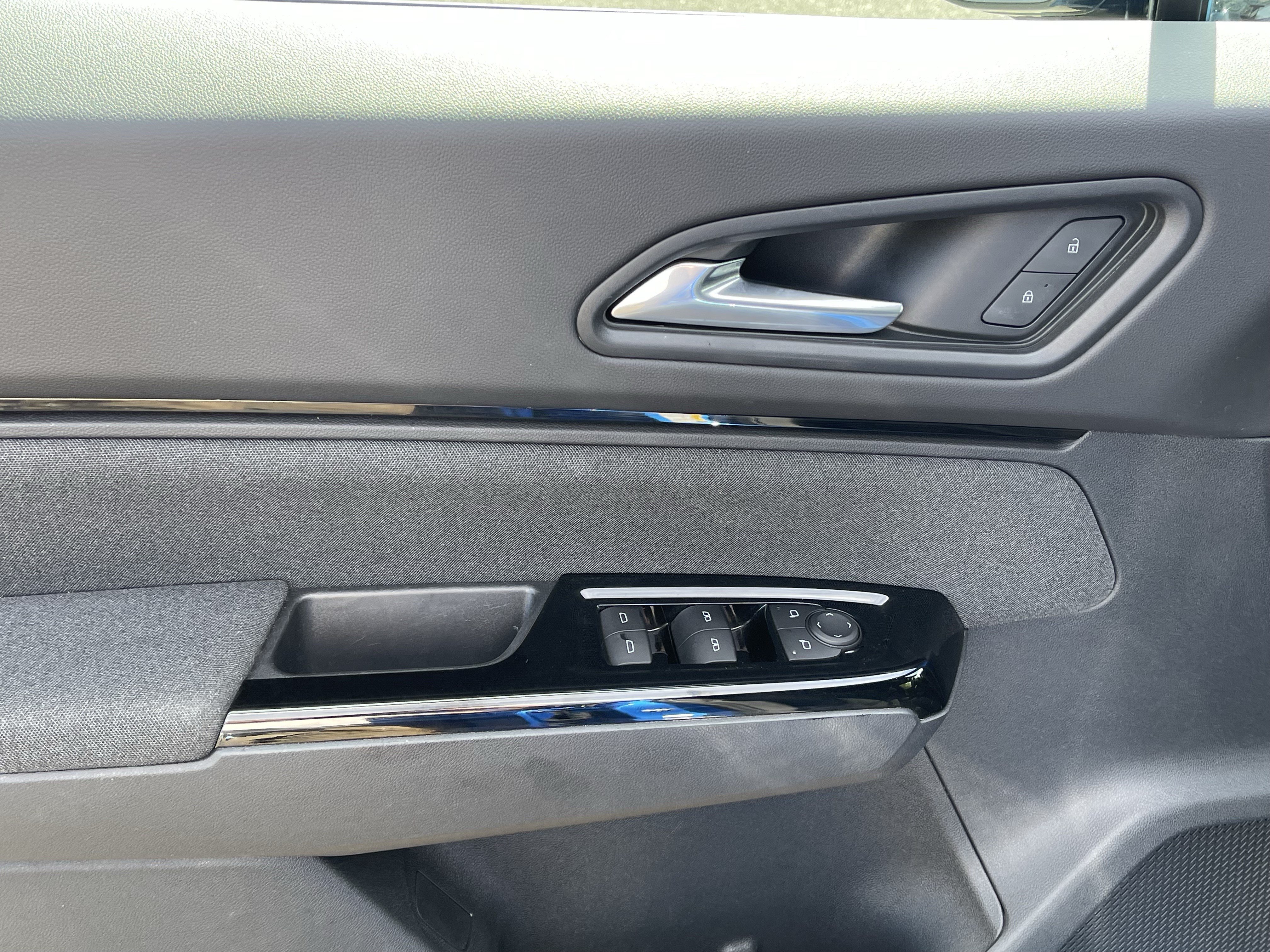 Used 2024 Honda Prologue EX image 17