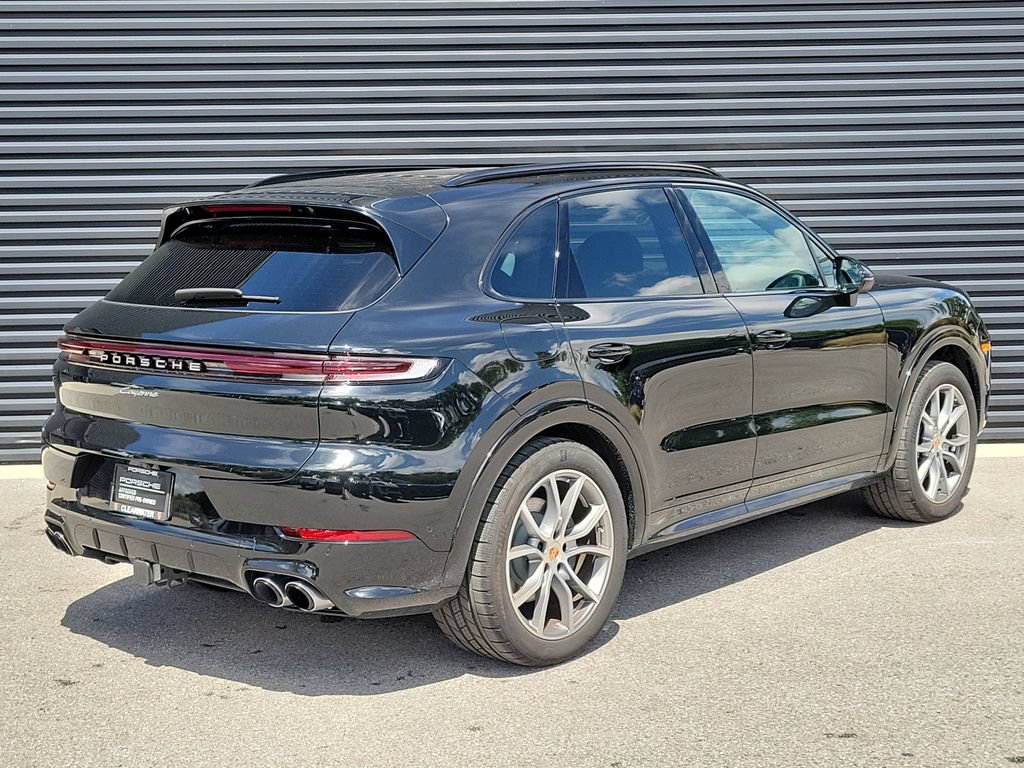 Certified 2025 Porsche Cayenne AWD/4WD image 7