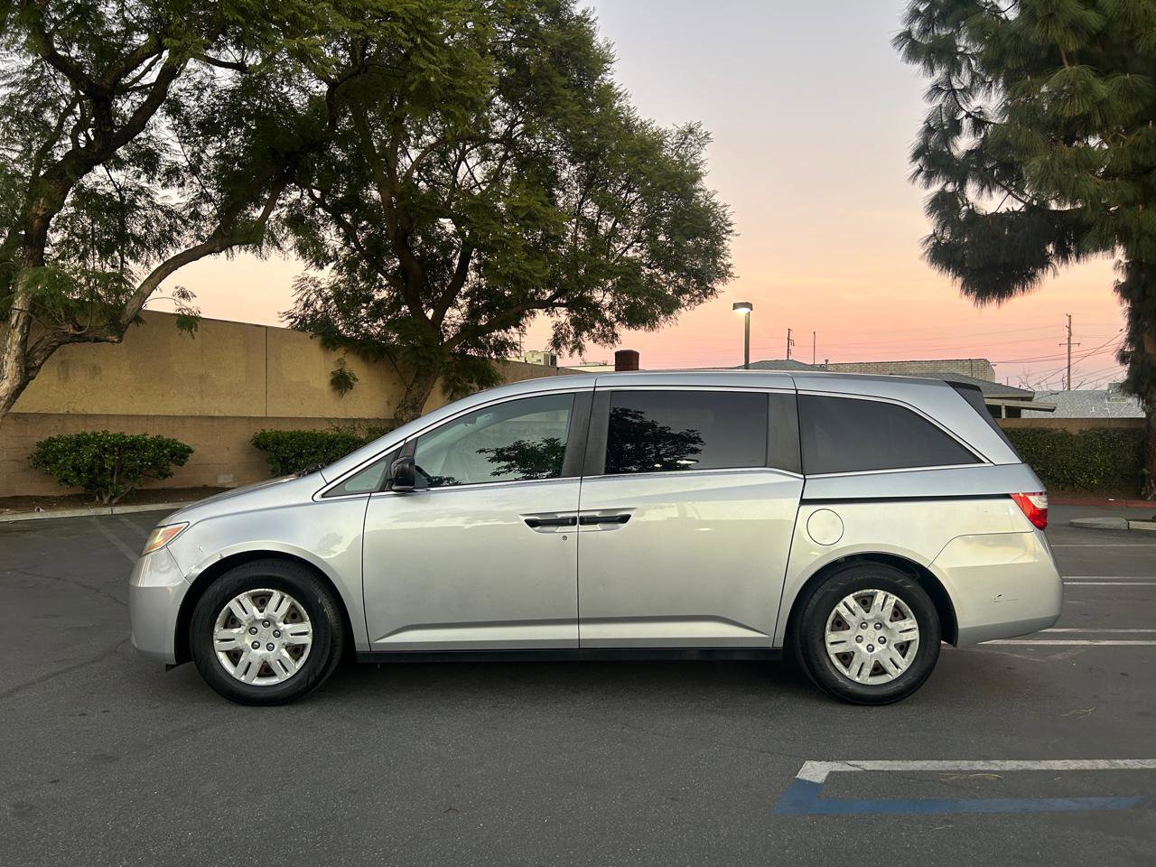 Used 2012 Honda Odyssey LX image 2