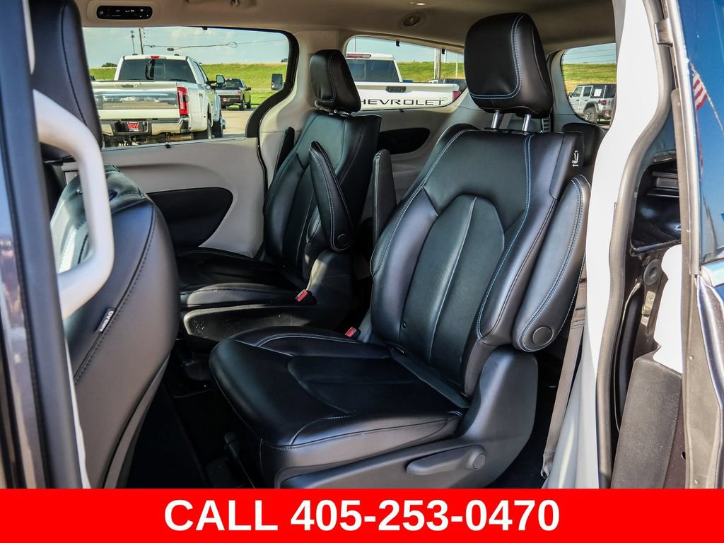 Used 2021 Chrysler Pacifica Touring-L FWD image 51