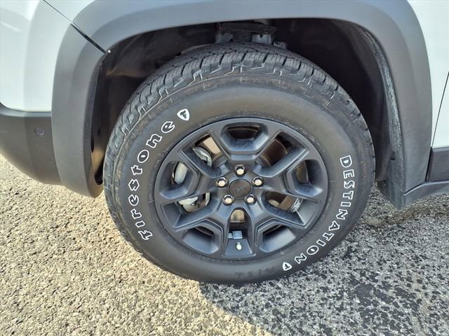 Used 2021 Jeep Cherokee Trailhawk w/ Technology Group image 40