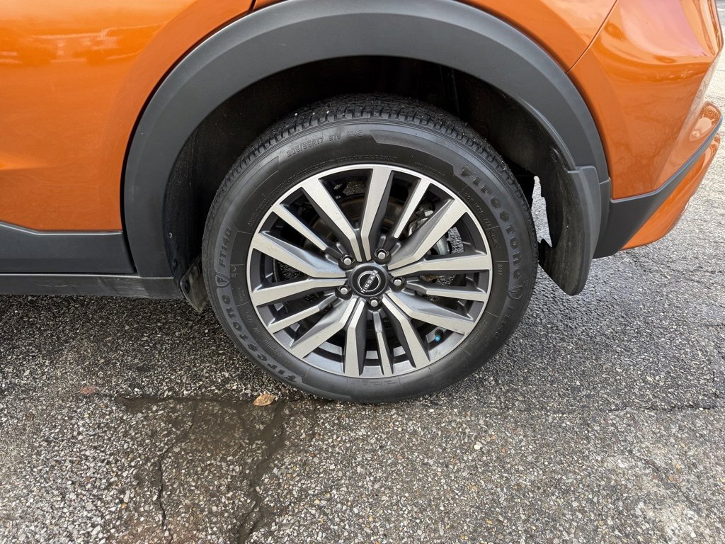 Used 2024 Nissan Kicks SV image 30