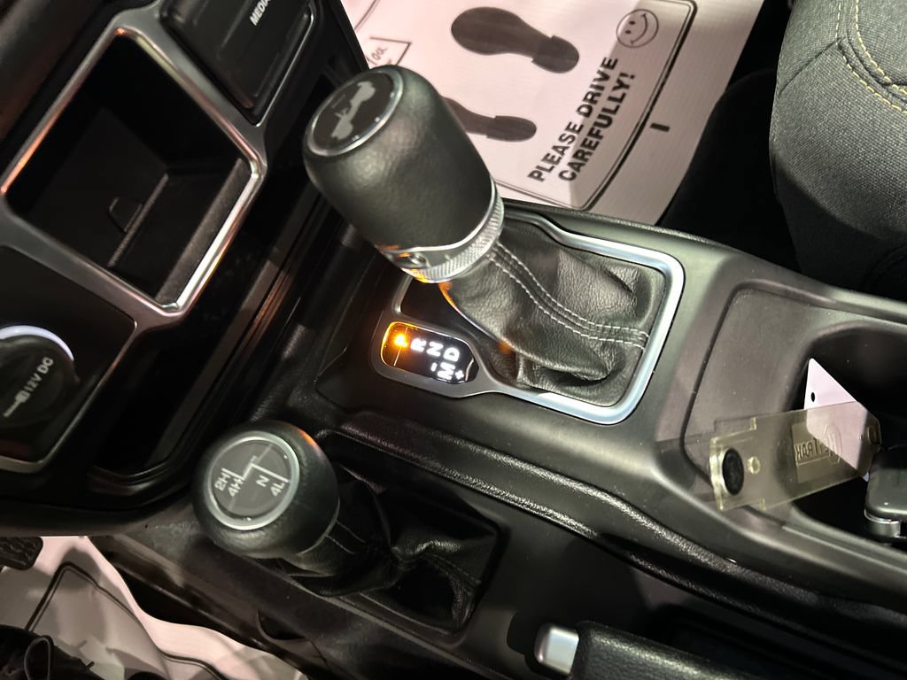 Used 2024 Jeep Wrangler Sport AWD/4WD image 19