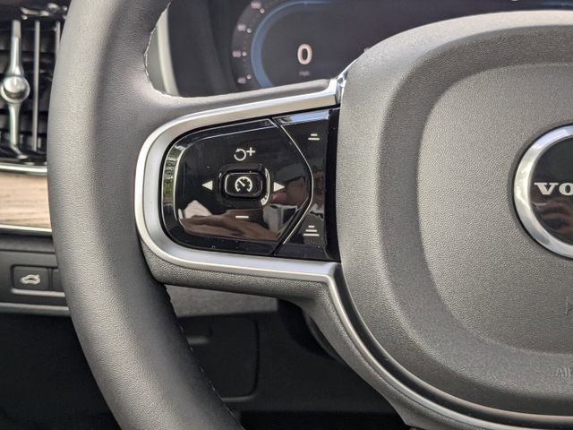 New 2025 Volvo XC90 T8 Plus w/ Protection Package Premier image 32