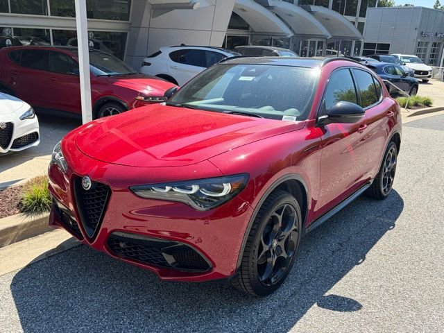 Used 2024 Alfa Romeo Stelvio AWD image 7