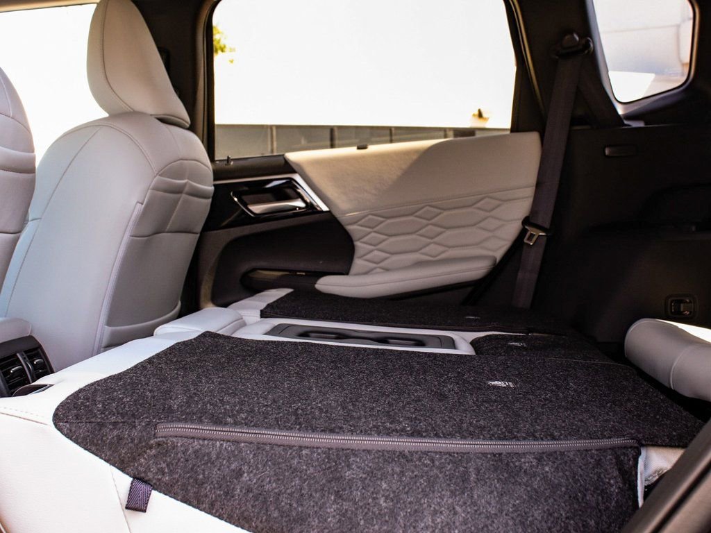 New 2025 Mitsubishi Outlander SEL image 37