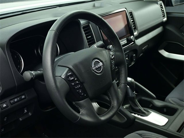 Used 2024 Nissan Frontier SV w/ SV Convenience Package image 16